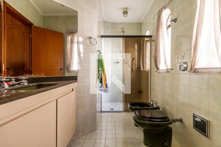 Casa à venda com 900m², 6 quartos e 8 vagasBanheiro da Suíte 2