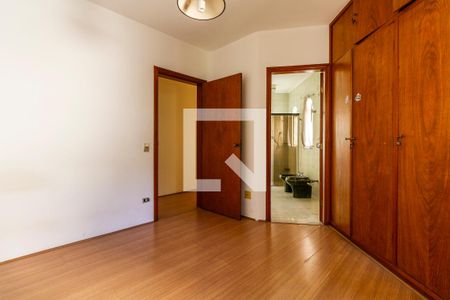 Casa à venda com 900m², 6 quartos e 8 vagasSuíte 2