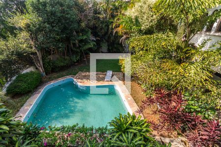 Casa à venda com 900m², 6 quartos e 8 vagasVista