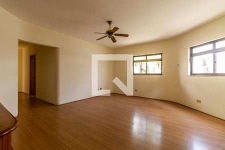 Casa à venda com 900m², 6 quartos e 8 vagasSala de Leitura