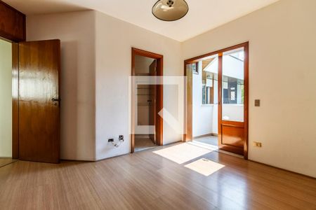 Casa à venda com 900m², 6 quartos e 8 vagasSuíte 3