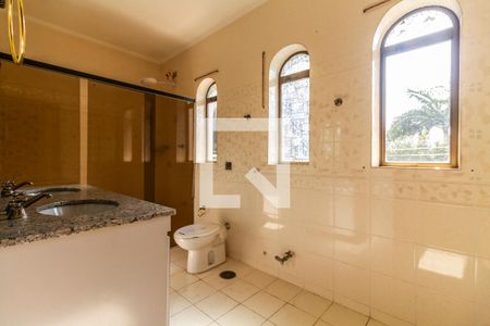 Casa à venda com 900m², 6 quartos e 8 vagasBanheiro Social