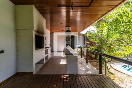 Casa à venda com 900m², 6 quartos e 8 vagasQuintal