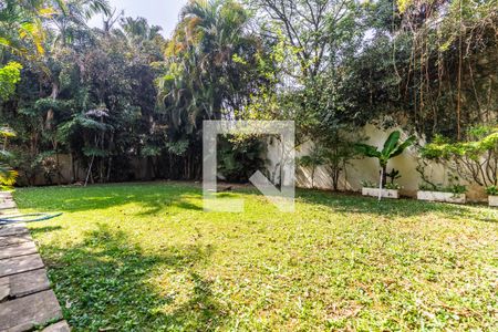 Casa à venda com 900m², 6 quartos e 8 vagasQuintal