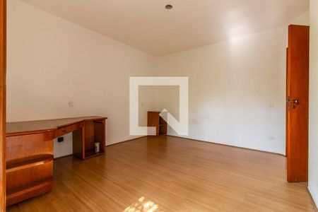 Casa à venda com 900m², 6 quartos e 8 vagasSuíte 4