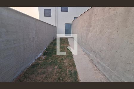 Casa à venda com 70m², 2 quartos e 1 vagaQuintal / entrada