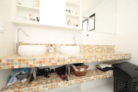 Apartamento à venda com 130m², 3 quartos e 3 vagasBanheiro/Suíte 03