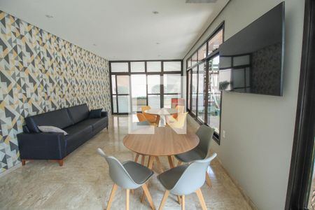 Apartamento à venda com 220m², 4 quartos e 4 vagas Apartamento à venda com 220m², 4 quartos e 4 vagasÁrea comum