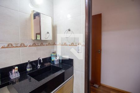 Casa à venda com 392m², 3 quartos e 4 vagasBanheiro 2