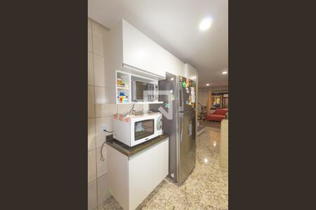 Casa de condomínio para alugar com 105m², 3 quartos e 1 vaga Casa de condomínio para alugar com 105m², 3 quartos e 1 vagaCozinha - Armários