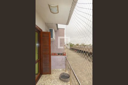 Casa de condomínio para alugar com 105m², 3 quartos e 1 vaga Casa de condomínio para alugar com 105m², 3 quartos e 1 vagaVaranda