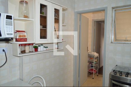 Apartamento à venda com 94m², 2 quartos e 2 vagasCozinha