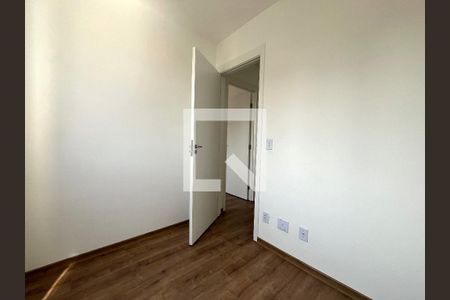 Quarto 2 de apartamento para alugar com 1 quarto, 34m² em Jardim Itacolomi, São Paulo