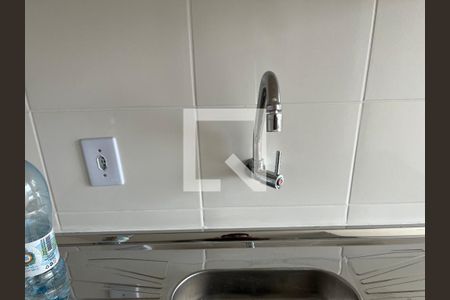 Cozinha  de apartamento para alugar com 2 quartos, 34m² em Jardim Itacolomi, São Paulo