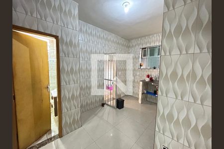 Cozinha de apartamento para alugar com 2 quartos, 75m² em Cascadura, Rio de Janeiro
