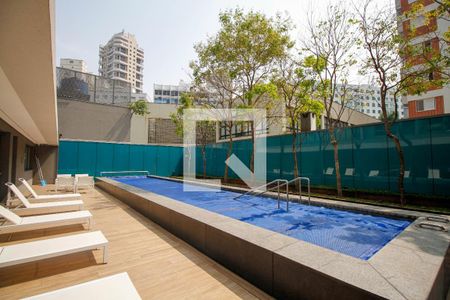 Apartamento à venda com 315m², 3 quartos e 3 vagas Apartamento à venda com 315m², 3 quartos e 3 vagasÁrea Comum - Piscina