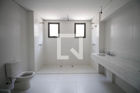 Apartamento à venda com 315m², 3 quartos e 3 vagas Apartamento à venda com 315m², 3 quartos e 3 vagasBanheiro da Suíte 1