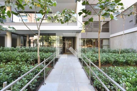 Apartamento à venda com 315m², 3 quartos e 3 vagas Apartamento à venda com 315m², 3 quartos e 3 vagasEntrada do Prédio