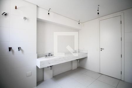 Apartamento à venda com 315m², 3 quartos e 3 vagas Apartamento à venda com 315m², 3 quartos e 3 vagasBanheiro da Suíte 1