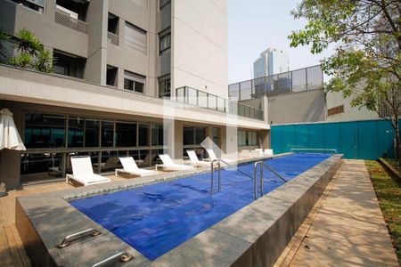 Apartamento à venda com 315m², 3 quartos e 3 vagas Apartamento à venda com 315m², 3 quartos e 3 vagasÁrea Comum - Piscina