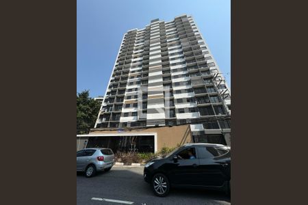 Studio à venda com 27m², 1 quarto e sem vaga Studio à venda com 27m², 1 quarto e sem vagaFachada