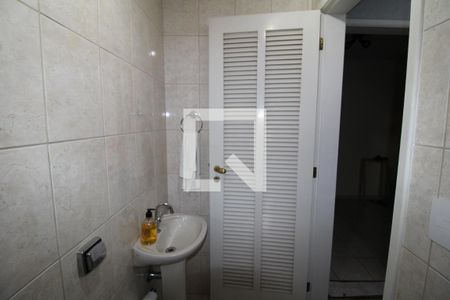 Casa para alugar com 130m², 3 quartos e 1 vagaÁrea de Serviço - Banheiro