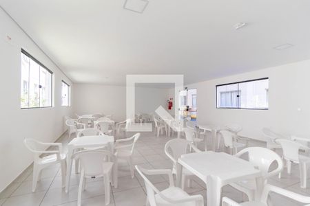 Apartamento para alugar com 42m², 2 quartos e sem vagaÁrea comum - Salão de Festas