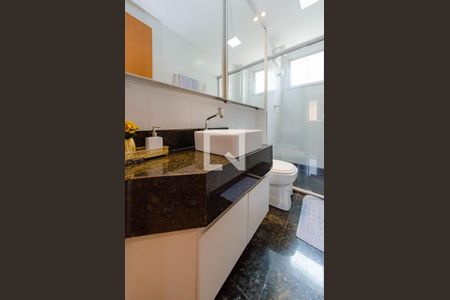 Apartamento à venda com 234m², 4 quartos e 3 vagasBanheiro