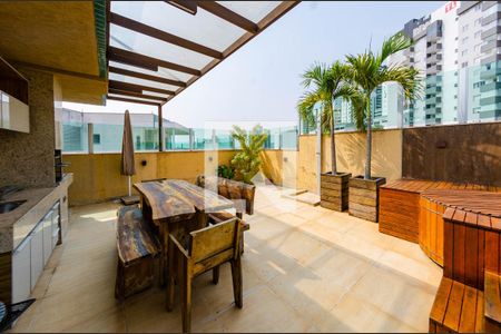 Apartamento à venda com 234m², 4 quartos e 3 vagasÁrea externa