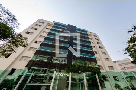 Apartamento à venda com 234m², 4 quartos e 3 vagasFacahda