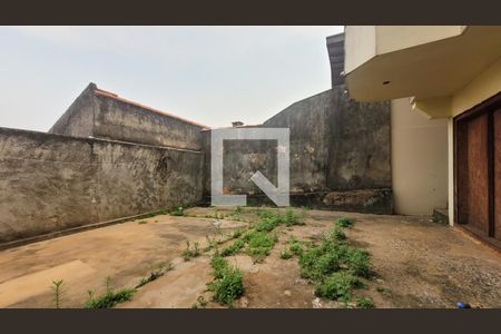 Casa à venda com 230m², 3 quartos e 4 vagas Casa à venda com 230m², 3 quartos e 4 vagasQuintal