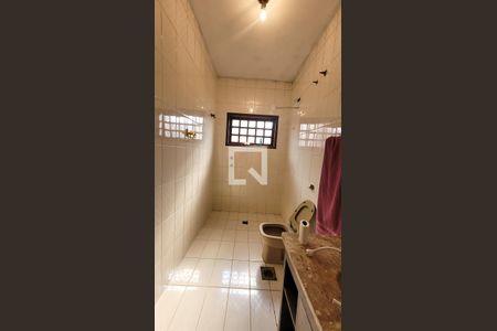 Casa à venda com 230m², 3 quartos e 4 vagas Casa à venda com 230m², 3 quartos e 4 vagasBanheiro Social