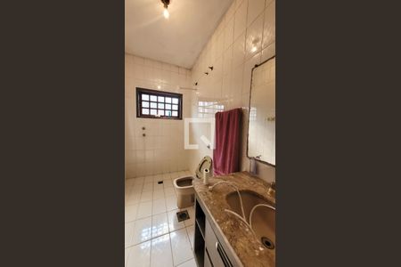 Casa à venda com 230m², 3 quartos e 4 vagas Casa à venda com 230m², 3 quartos e 4 vagasBanheiro Social