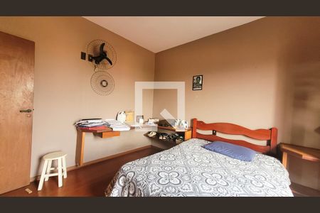 Casa à venda com 230m², 3 quartos e 4 vagas Casa à venda com 230m², 3 quartos e 4 vagasQuarto