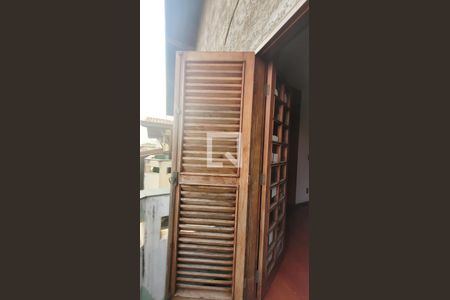 Casa à venda com 230m², 3 quartos e 4 vagas Casa à venda com 230m², 3 quartos e 4 vagasVaranda do Quarto