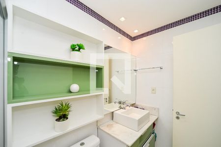 Casa à venda com 190m², 3 quartos e 3 vagas Casa à venda com 190m², 3 quartos e 3 vagasBanheiro Social