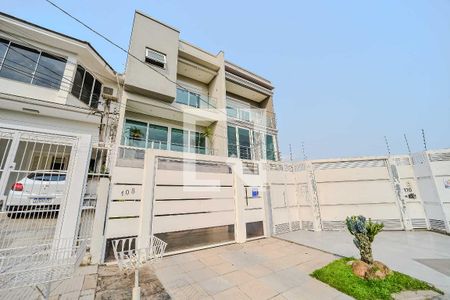 Casa à venda com 190m², 3 quartos e 3 vagas Casa à venda com 190m², 3 quartos e 3 vagasFachada