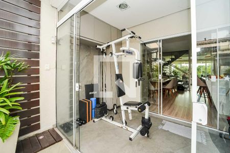 Casa à venda com 190m², 3 quartos e 3 vagas Casa à venda com 190m², 3 quartos e 3 vagasAcademia