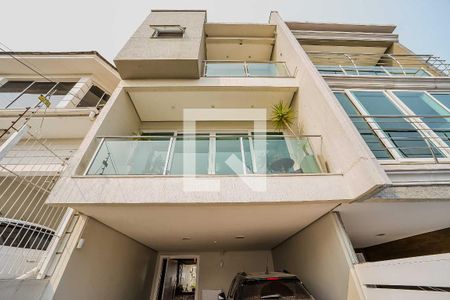 Casa à venda com 190m², 3 quartos e 3 vagas Casa à venda com 190m², 3 quartos e 3 vagasFachada