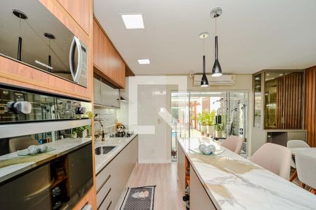 Casa à venda com 190m², 3 quartos e 3 vagas Casa à venda com 190m², 3 quartos e 3 vagasCozinha