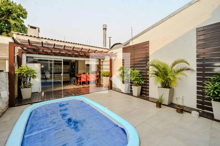 Casa à venda com 190m², 3 quartos e 3 vagas Casa à venda com 190m², 3 quartos e 3 vagasPiscina/Pátio