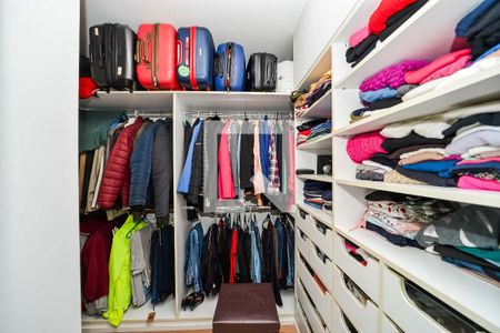 Casa à venda com 190m², 3 quartos e 3 vagas Casa à venda com 190m², 3 quartos e 3 vagasCloset da Suíte