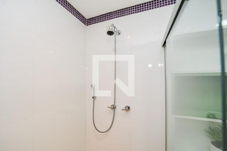 Casa à venda com 190m², 3 quartos e 3 vagas Casa à venda com 190m², 3 quartos e 3 vagasBanheiro Social