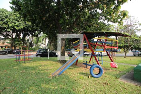 Casa de condomínio à venda com 262m², 3 quartos e 1 vagaÁrea Comum - Playground