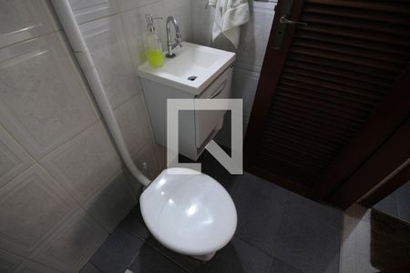 Casa de condomínio à venda com 262m², 3 quartos e 1 vagaBanheiro de Serviço