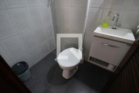 Casa de condomínio à venda com 262m², 3 quartos e 1 vagaBanheiro de Serviço