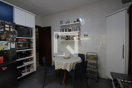 Casa de condomínio à venda com 262m², 3 quartos e 1 vagaCozinha