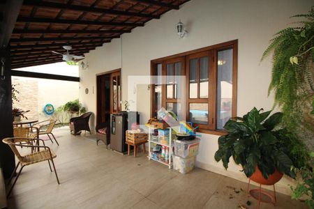 Casa de condomínio à venda com 262m², 3 quartos e 1 vagaÁrea Externa Fundos