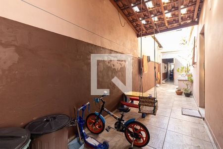 Casa à venda com 200m², 3 quartos e 3 vagasQuintal