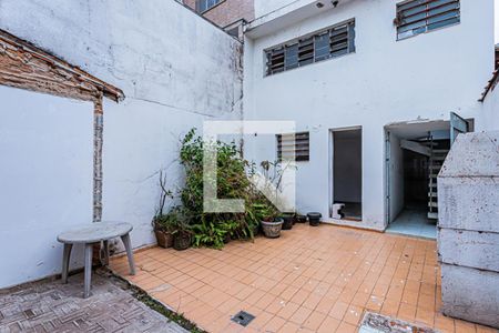 Casa à venda com 150m², 3 quartos e 2 vagas Casa à venda com 150m², 3 quartos e 2 vagasQuintal e churrasqueira